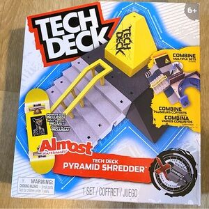 Tech Deck Pyramid Shredder Play Set